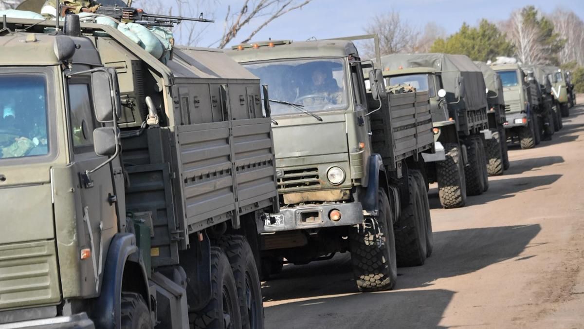 На Запоріжжя росіяни звозять "Гради" й іншу техніку: в ОВА розповіли про ситуацію у регіоні На Запоріжжя росіяни звозять "Гради" й іншу техніку: в ОВА розповіли про ситуацію у регіоні