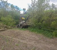 Львівські військові показали трофейний Т-72Б окупантів, який уже служить ЗСУ