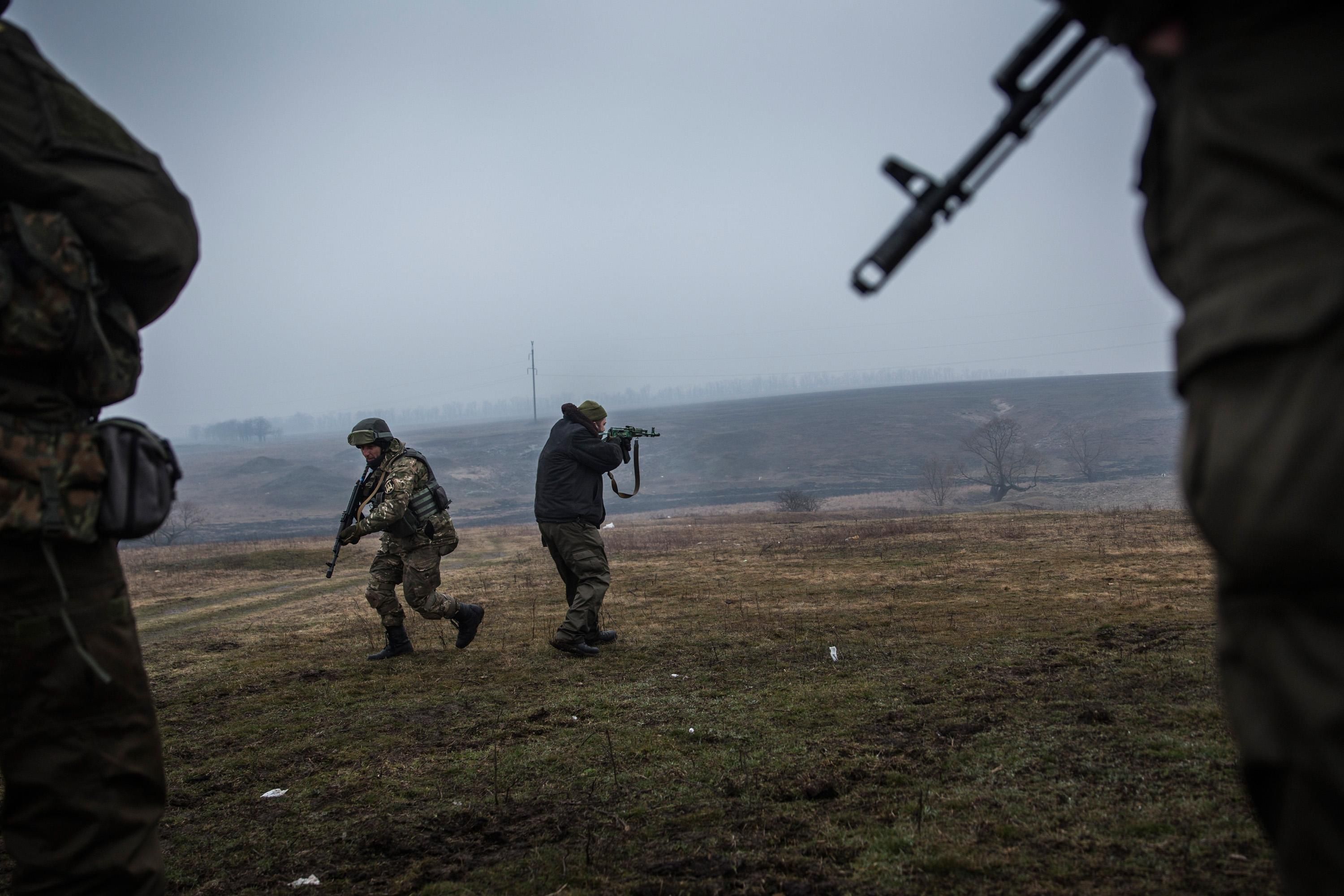 Оккупанты пытаются отрезать подразделения ВСУ от основных сил в Донецкой области