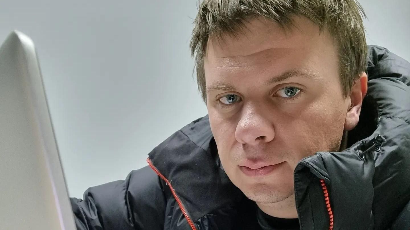 Сьогодні у піджаку, вчора у камуфляжі, – Комаров пояснив, чому рідко веде соцмережі