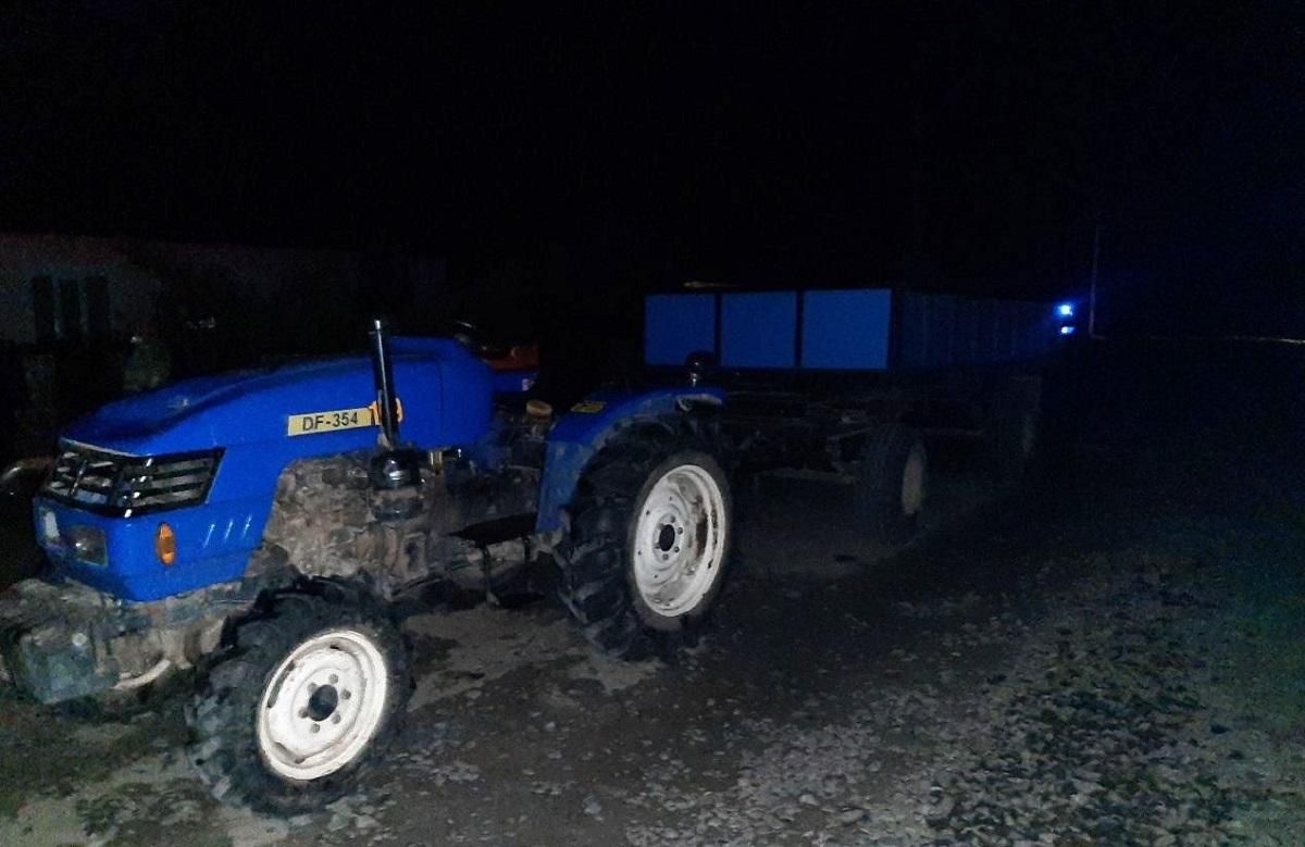Выпал из прицепа трактора: 4-летний мальчик погиб в Ровненской области Выпал из прицепа трактора: 4-летний мальчик погиб в Ровненской области