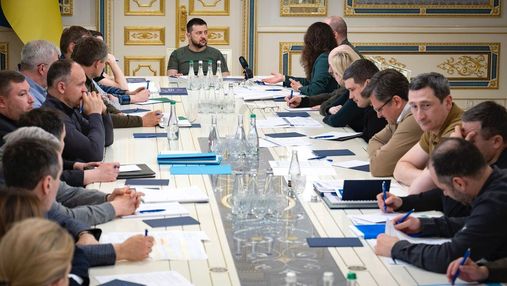 Зеленский на совещании с чиновниками обсудил проблемы с топливом, ВНО и возвращение украинцев