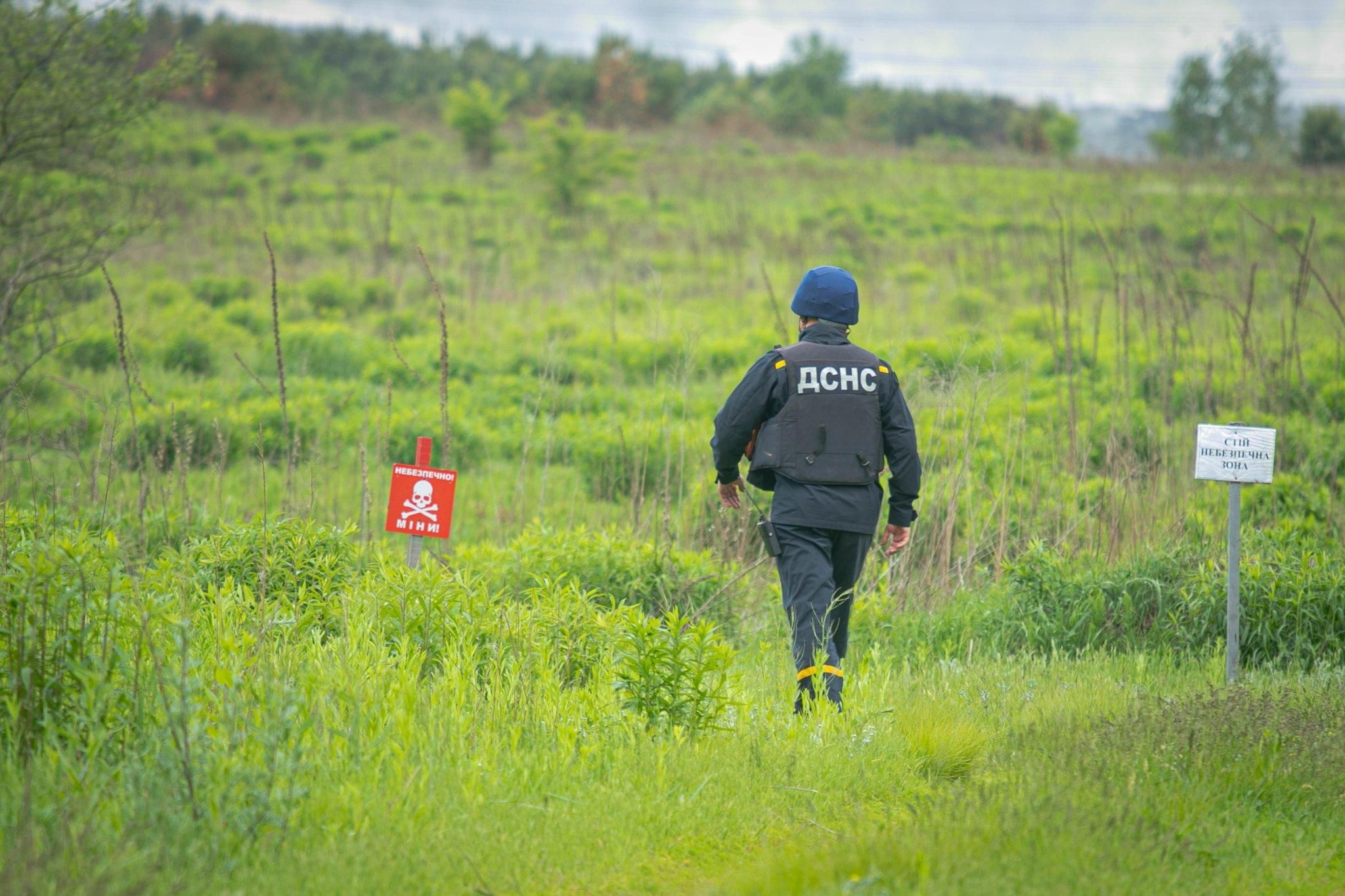 Українські сапери знищили вже понад 123 тисячі ворожих боєприпасів