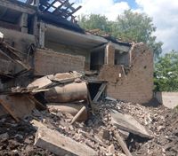 Россияне обстреляли 49 населенных пунктов на Донбассе: 4 погибших, много разрушений