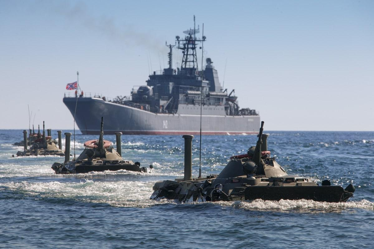 ЄС має намір відправити військові кораблі до Одеси, щоб захистити судна з зерном, – ЗМІ - 24 Канал