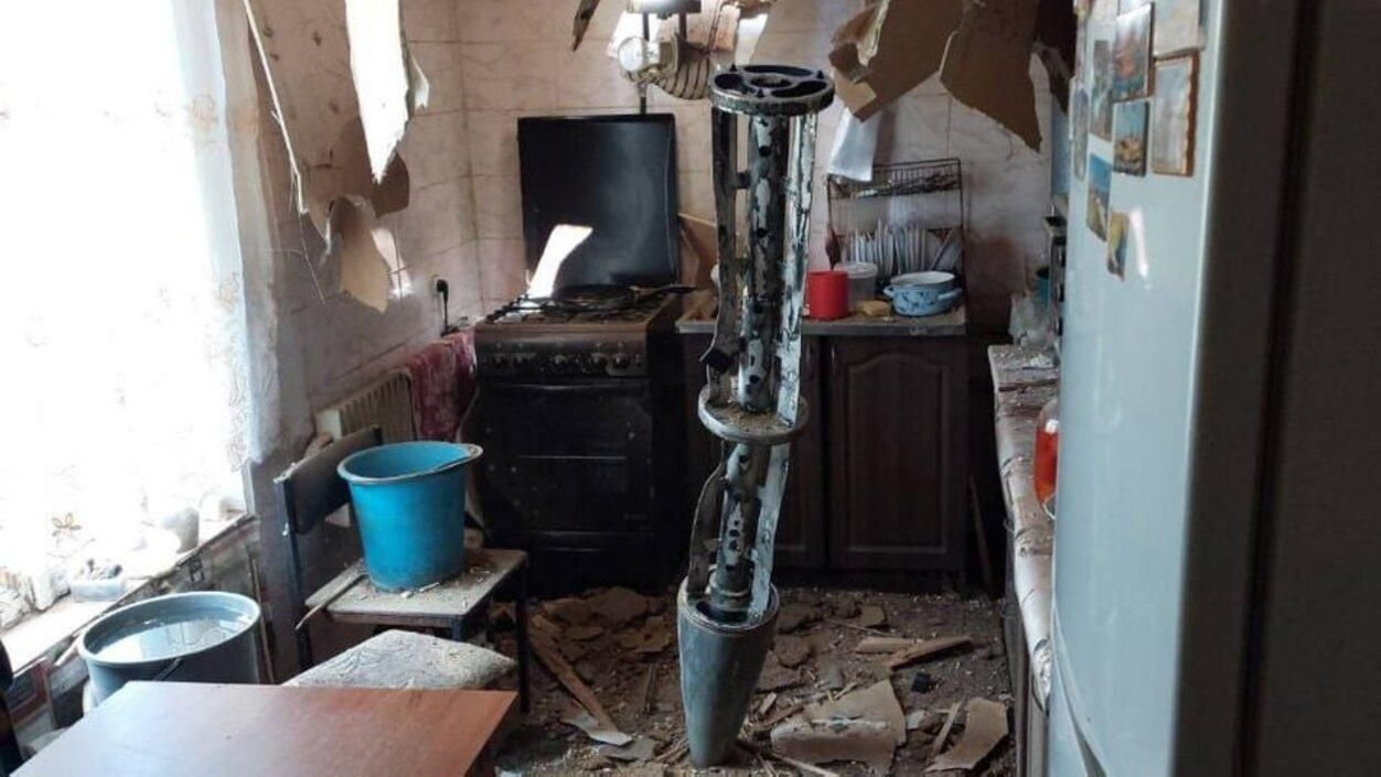 Окупанти вдарили "Ураганами" та "Смерчами" по Золочеву під Харковом: постраждали люди Окупанти вдарили "Ураганами" та "Смерчами" по Золочеву під Харковом: постраждали люди