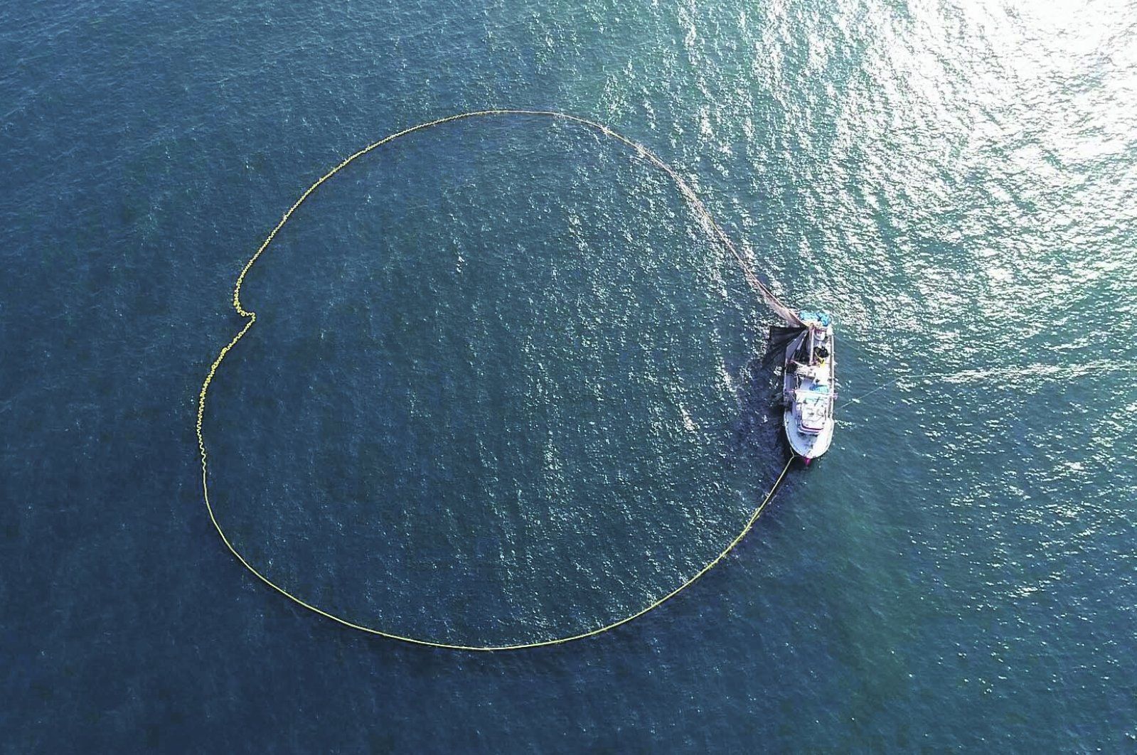 Россияне задержали в Черном море 2 турецкие рыбацкие лодки Россияне задержали в Черном море 2 турецкие рыбацкие лодки
