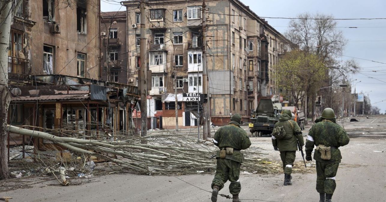 Спершу в Таганрог, а далі в депресивні регіони: окупанти продовжують "фільтрацію" в Маріуполі