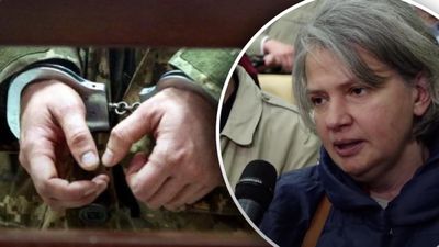 Руки, ймовірно, у кайданках, опущена голова, він у полоні у Брянську, – мама оборонця Маріуполя