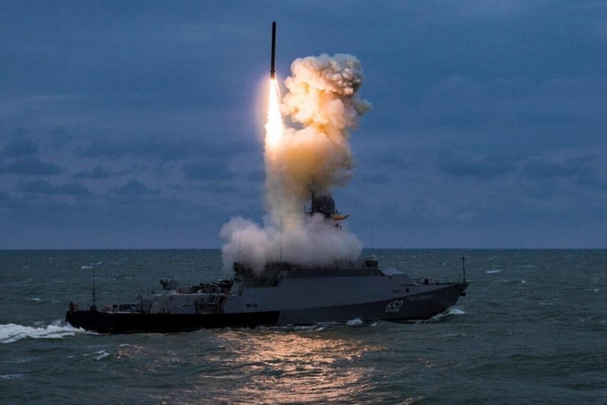 У Чорному морі залишився один російський носій крилатих ракет, інші відійшли до Криму