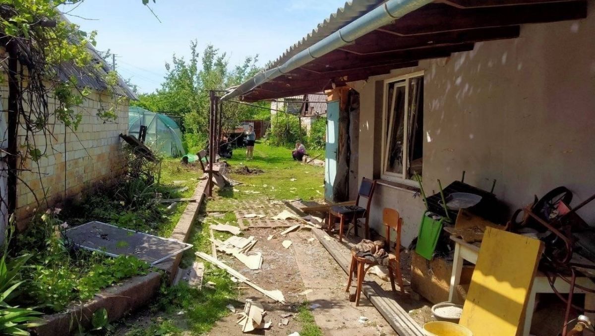 Окупанти обстріляли понад 20 міст і сіл на Сході: загинула жінка, 2 чоловіків поранено Окупанти обстріляли понад 20 міст і сіл на Сході: загинула жінка, 2 чоловіків поранено