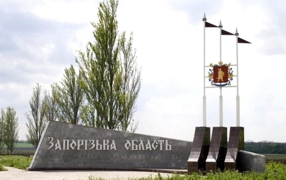 Окупанти декілька годин прицільно обстрілювали мирні будинки у Комишувасі Окупанти декілька годин прицільно обстрілювали мирні будинки у Комишувасі