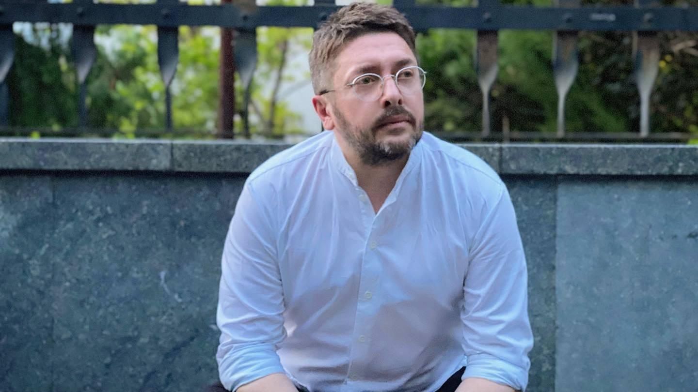Ведущий Суханов объяснил, почему до сих пор не избавился от российского паспорта: "Хотел его сжечь"