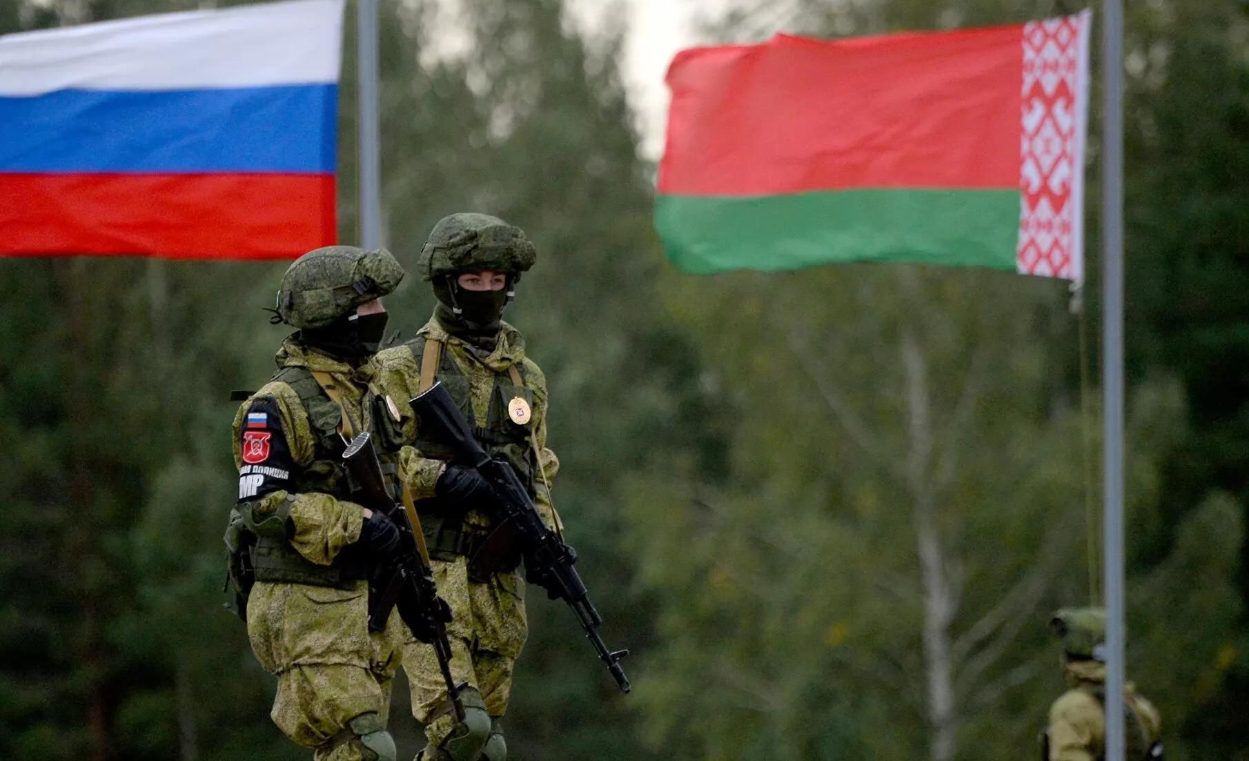 Армія Білорусі отримала з Росії сучасні озброєння та техніку