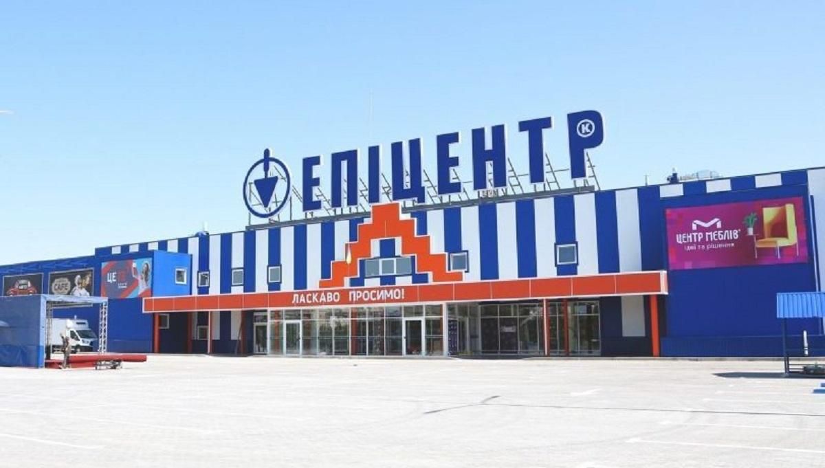 Воруют, как в последний раз: россияне в Крым вывозят товары из херсонского "Эпицентра"