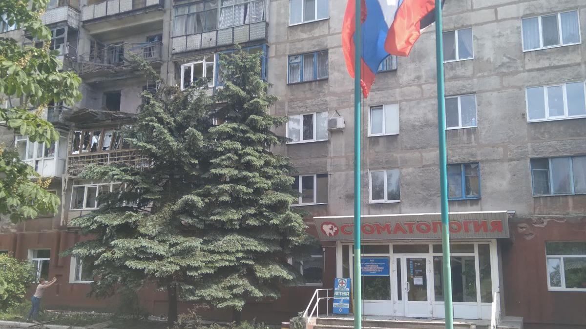 Хотіли знищити магазин: бойовики обстріляли багатоповерхівку в Горлівці Хотіли знищити магазин: бойовики обстріляли багатоповерхівку в Горлівці