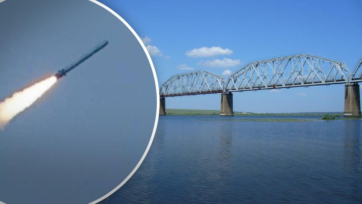 Окупанти вгатили 4 ракетами по вже зруйнованому залізничному мосту на Миколаївщині