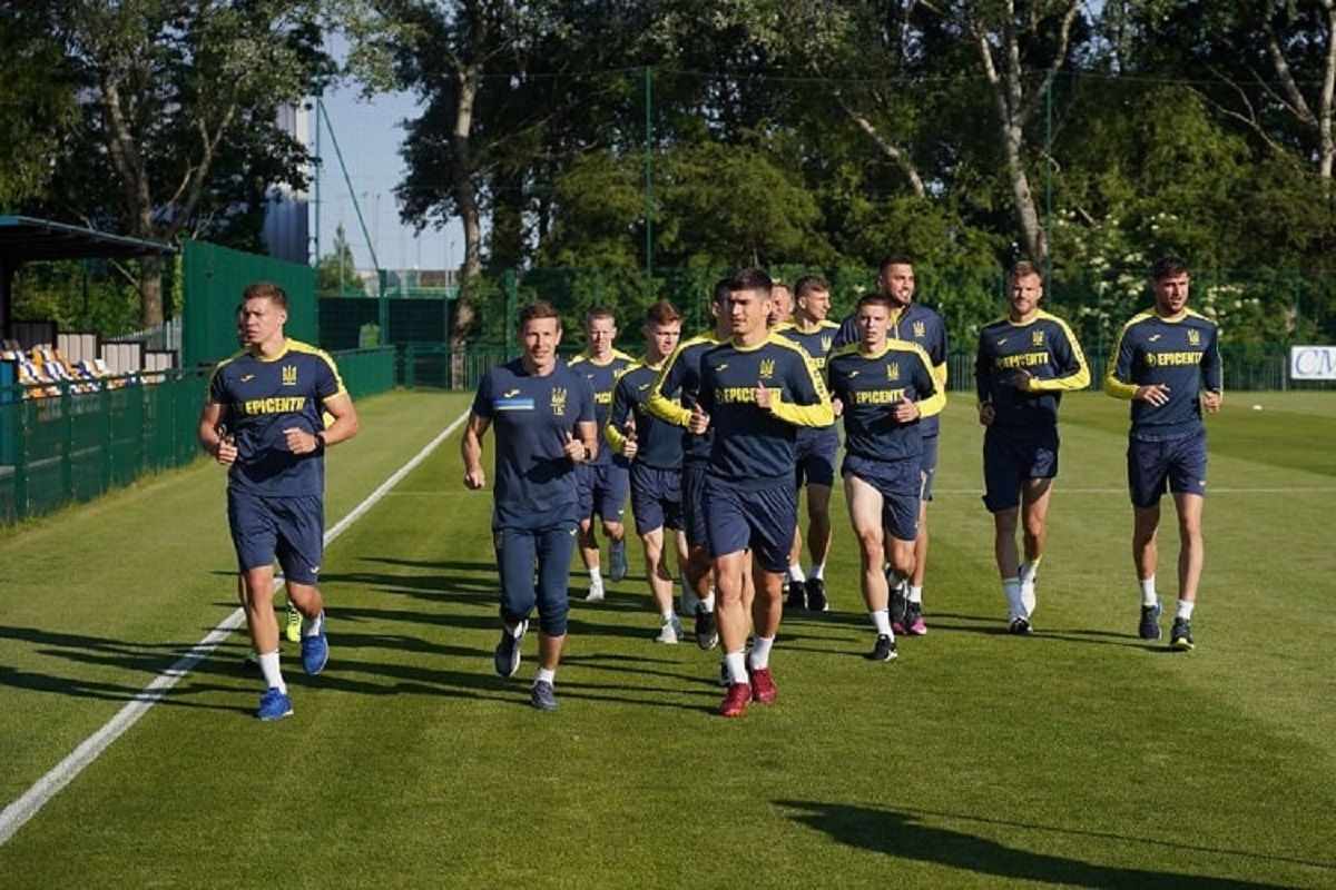 Сборная Украины прилетела в Кардифф: впереди "финал всей их жизни"