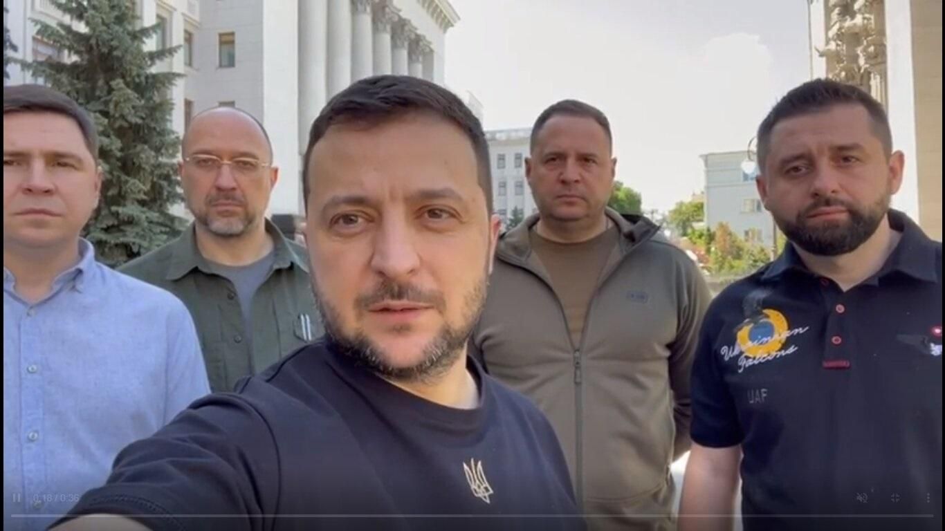 Защищаем Украину уже 100 дней, – Зеленский с командой записал обращение к украинцам Защищаем Украину уже 100 дней, – Зеленский с командой записал обращение к украинцам