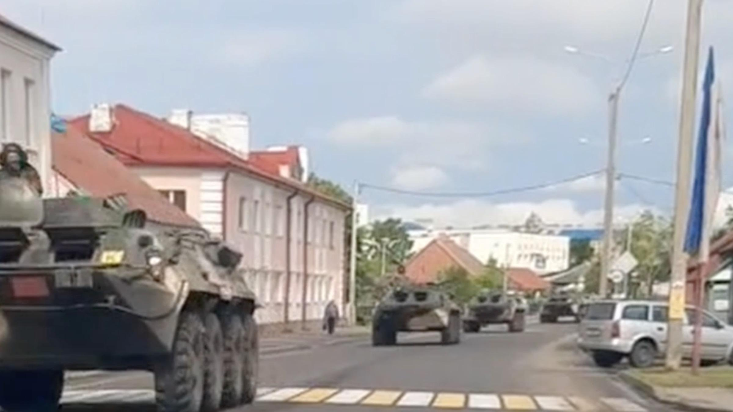Колона білоруської військової техніки підійшла до самого кордону з Волинською областю