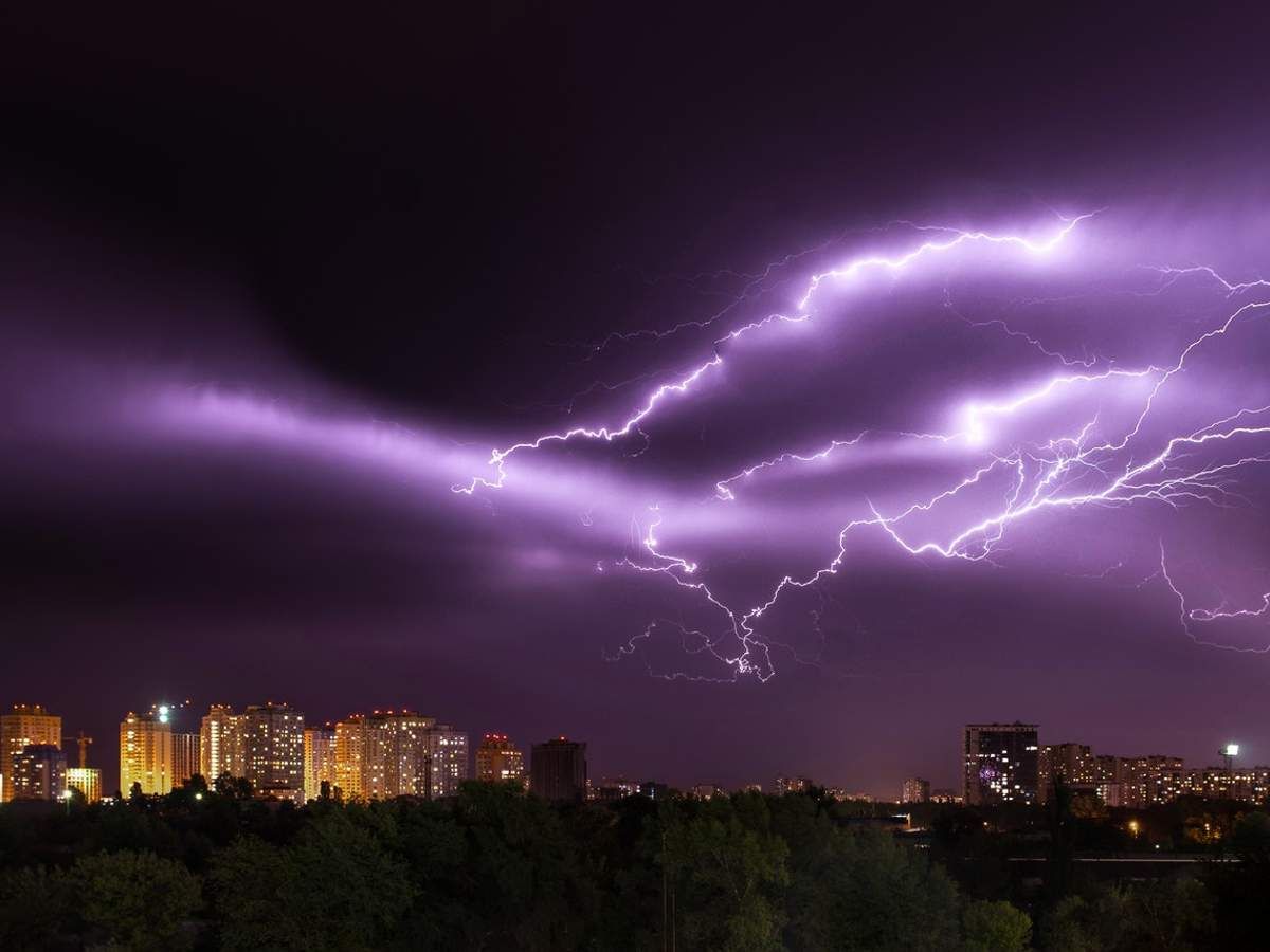 Часть страны накроют грозы со шквалом и градом: прогноз погоды на 4 июня Часть страны накроют грозы со шквалом и градом: прогноз погоды на 4 июня