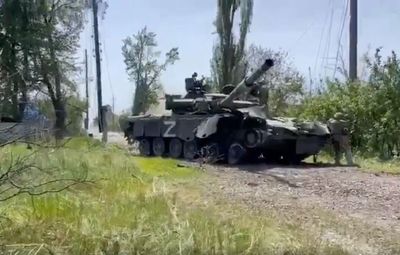 Героически обезвредили танк, бросив гранату: ТрО показала уникальные кадры