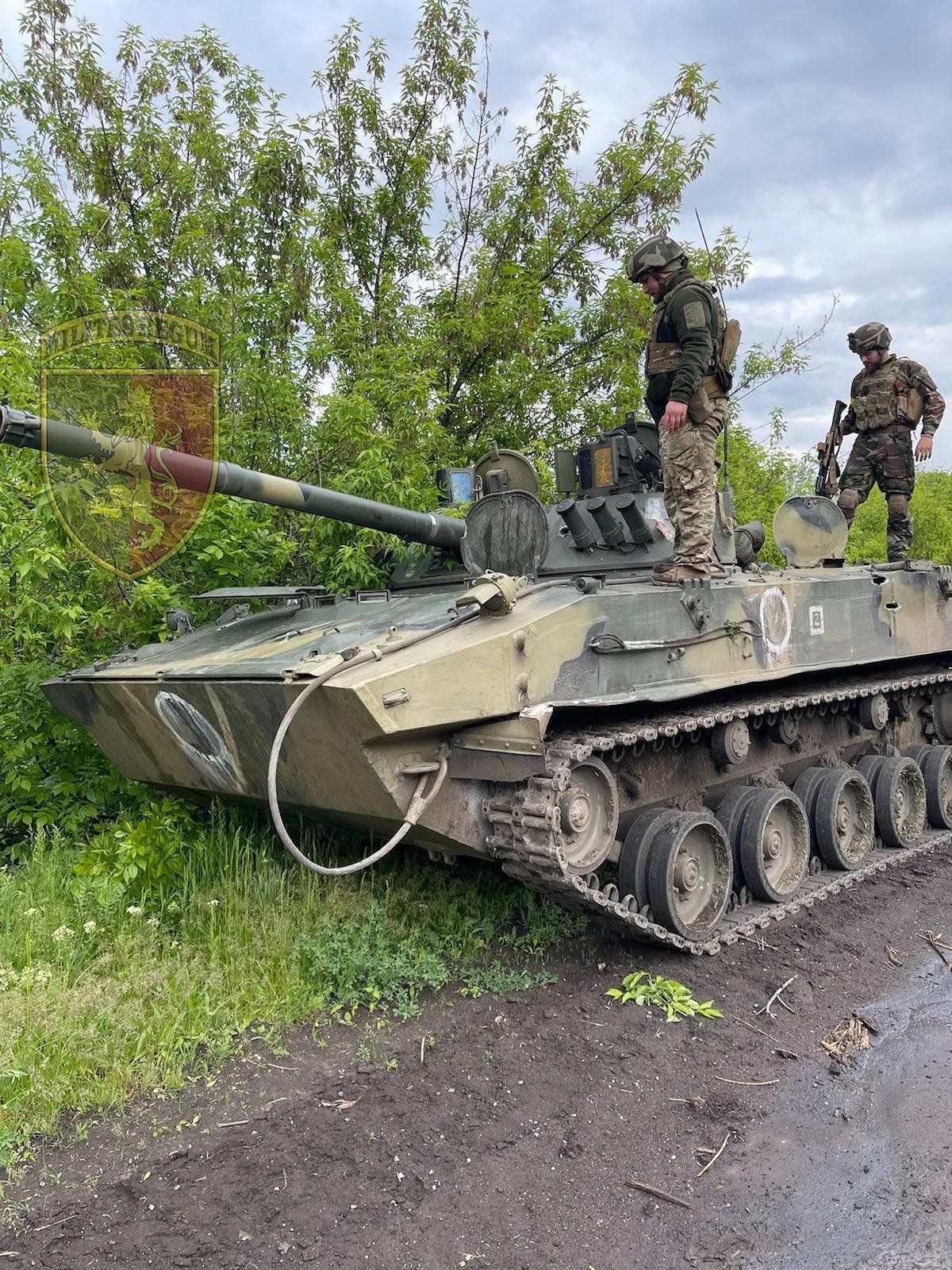 Королевские пехотинцы подбили БМД россиян, которые совершала зверства в Киевской области