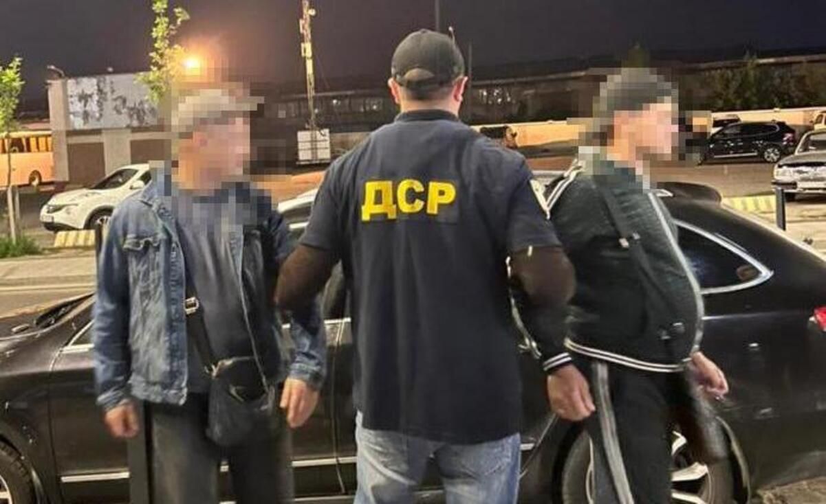 Более 7000 долларов за "инвалидность": в Закарпатье задержали организаторов трансфера Более 7000 долларов за "инвалидность": в Закарпатье задержали организаторов трансфера