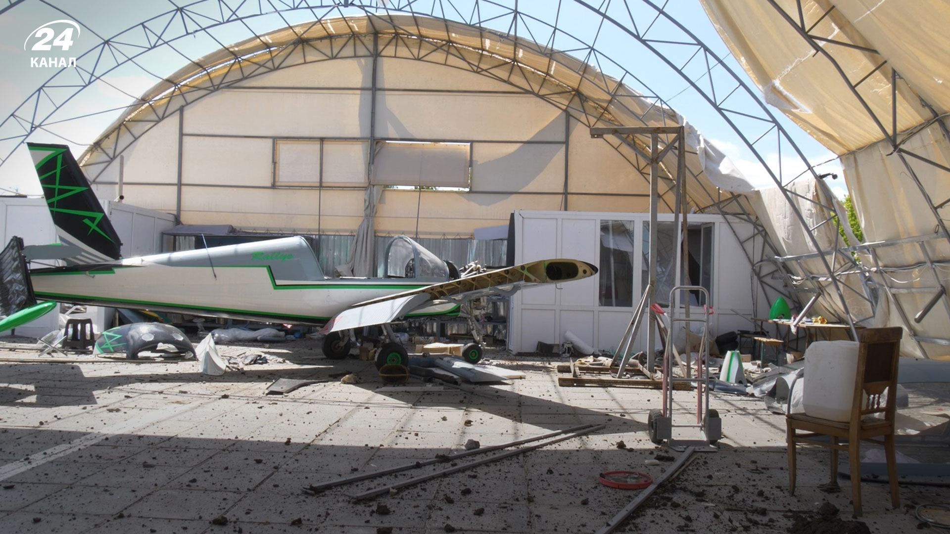 Знищення української мекки для авіаторів: жахаючі кадри зруйнованого аеродрому "Коротич"