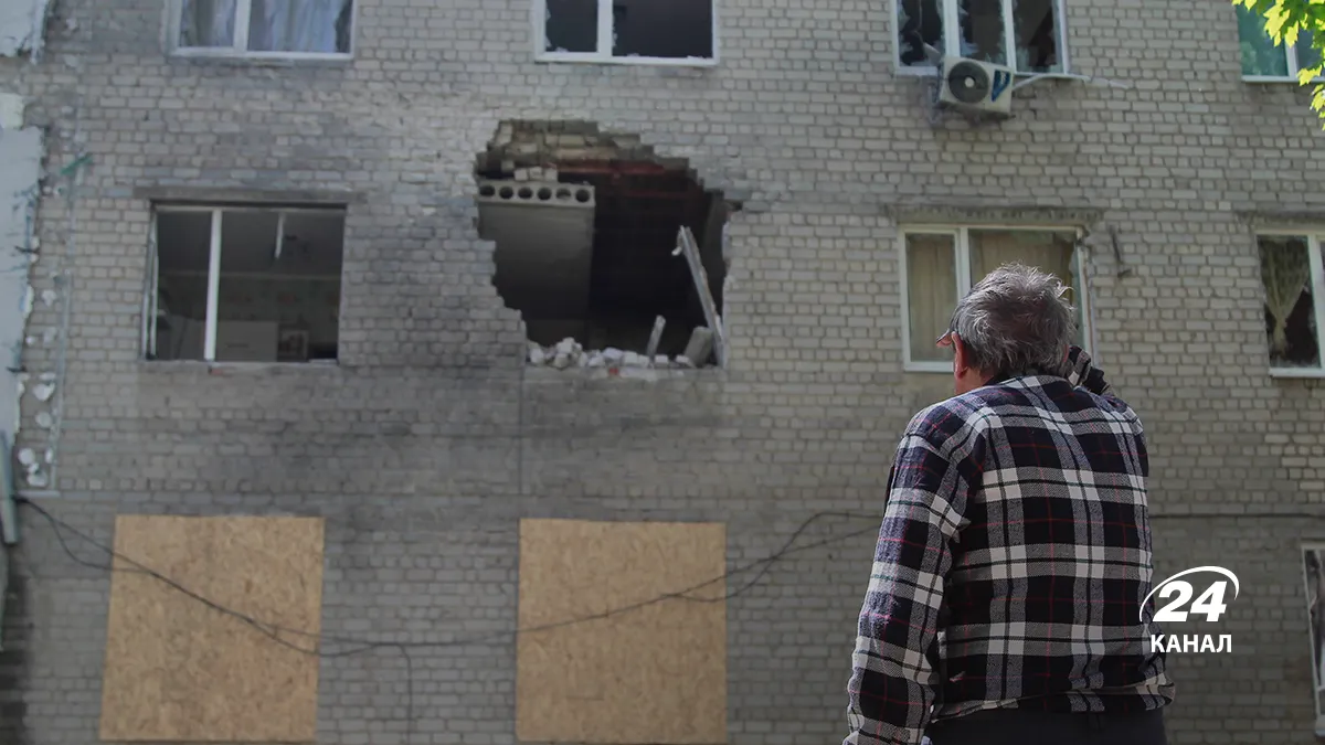 Будинок після влучення снаряду Будинок після влучення снаряду