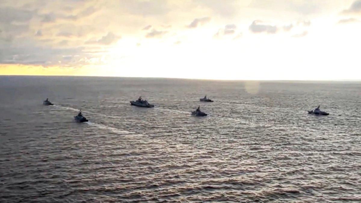 30 кораблів і підводних човнів продовжують блокувати порти, – Міноборони