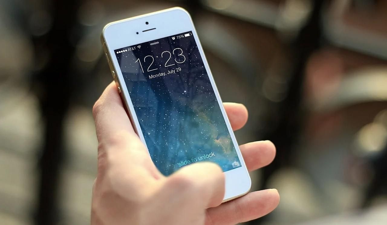 Окупанти на Запоріжжі поширюють фейки про відключення українських мобільних операторів Окупанти на Запоріжжі поширюють фейки про відключення українських мобільних операторів