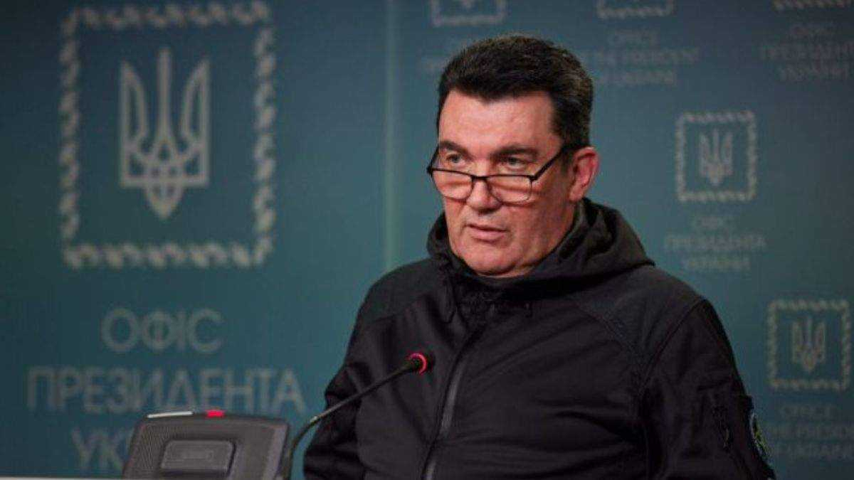 Треба порадитись з суспільством, – Данілов відповів, чи будуть переговори з Росією Треба порадитись з суспільством, – Данілов відповів, чи будуть переговори з Росією