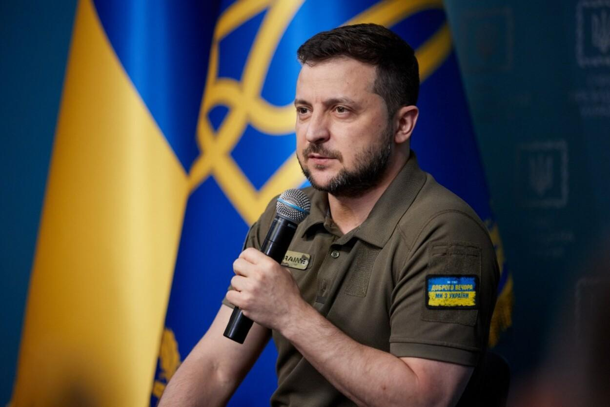 Зеленський вручив держнагороди українським медійникам і членам родин тих, хто загинув у війні Зеленський вручив держнагороди українським медійникам і членам родин тих, хто загинув у війні