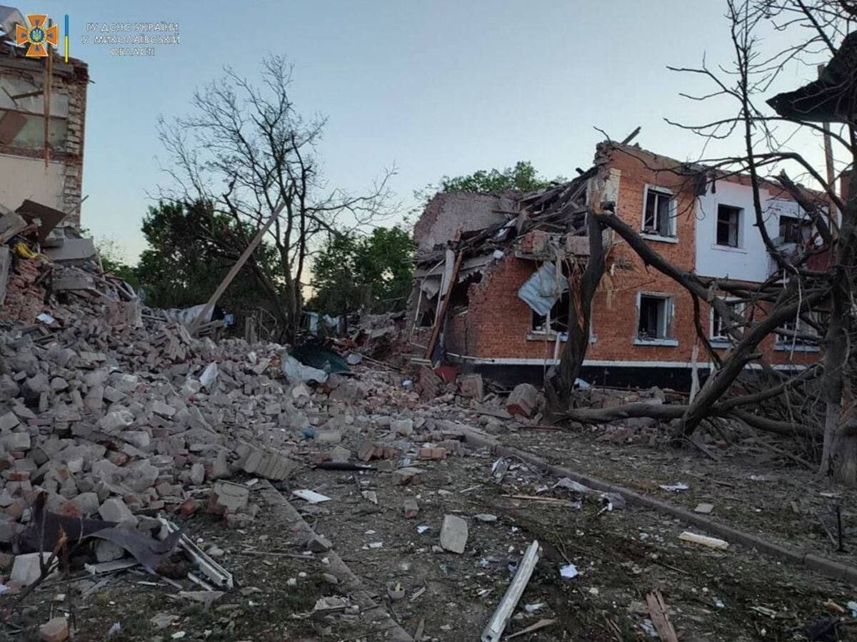 Оккупанты ночью массированно обстреляли Баштанку на Николаевщину: есть погибшие