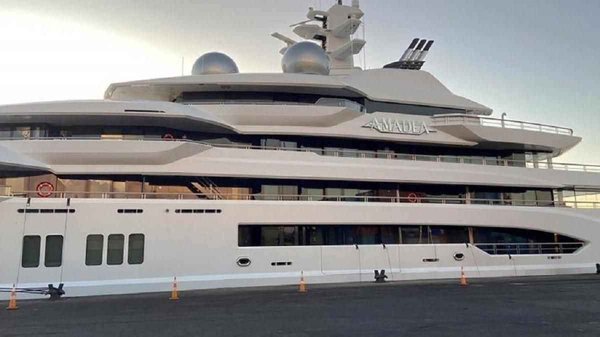 ФБР вивезло до США суперяхту Amadea російського олігарха Керімова