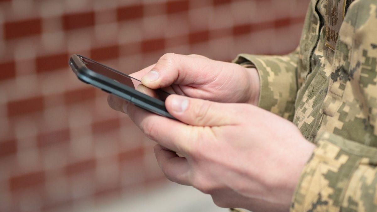 Оккупанты рассылают угрозы на телефоны украинских военных, – Генштаб