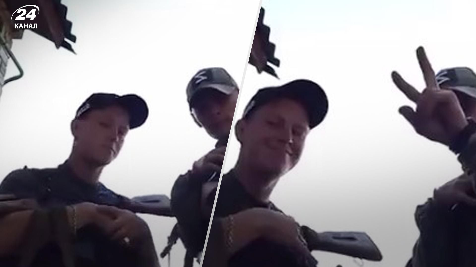 Окупанти потрохи сходять з розуму та записують тіктоки під пісню про ЗСУ: епічне відео Окупанти потрохи сходять з розуму та записують тіктоки під пісню про ЗСУ: епічне відео