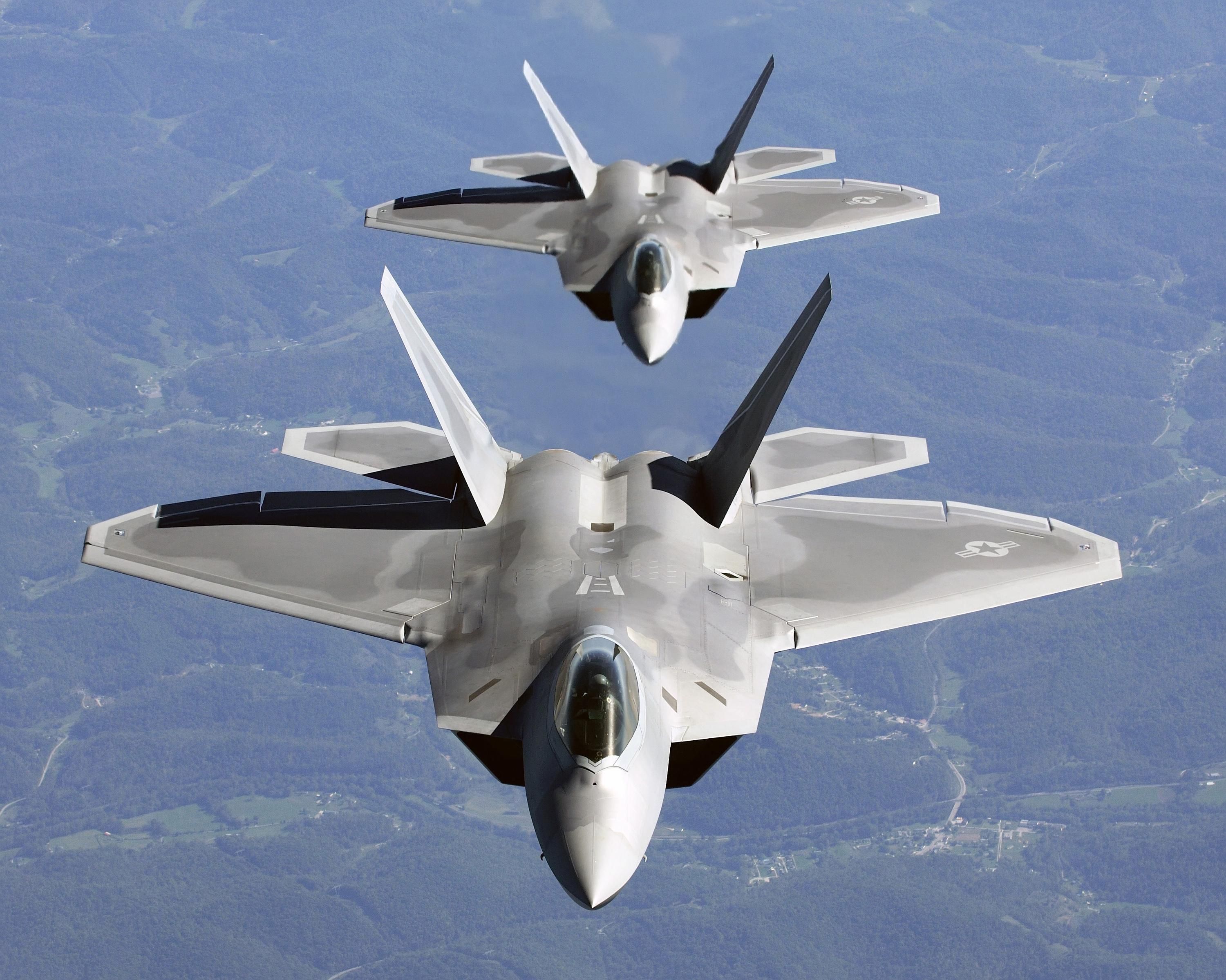Навіть 2 сучасних винищувачі F-22 змогли би переламати хід війни у повітрі, – військовий експерт