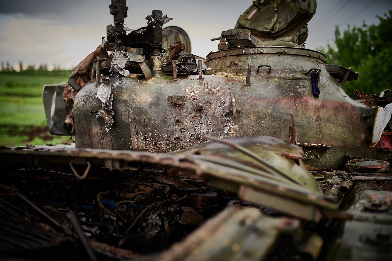 Цілий підрозділ окупантів відмовився воювати після того, як його розбили на Харківщині Цілий підрозділ окупантів відмовився воювати після того, як його розбили на Харківщині