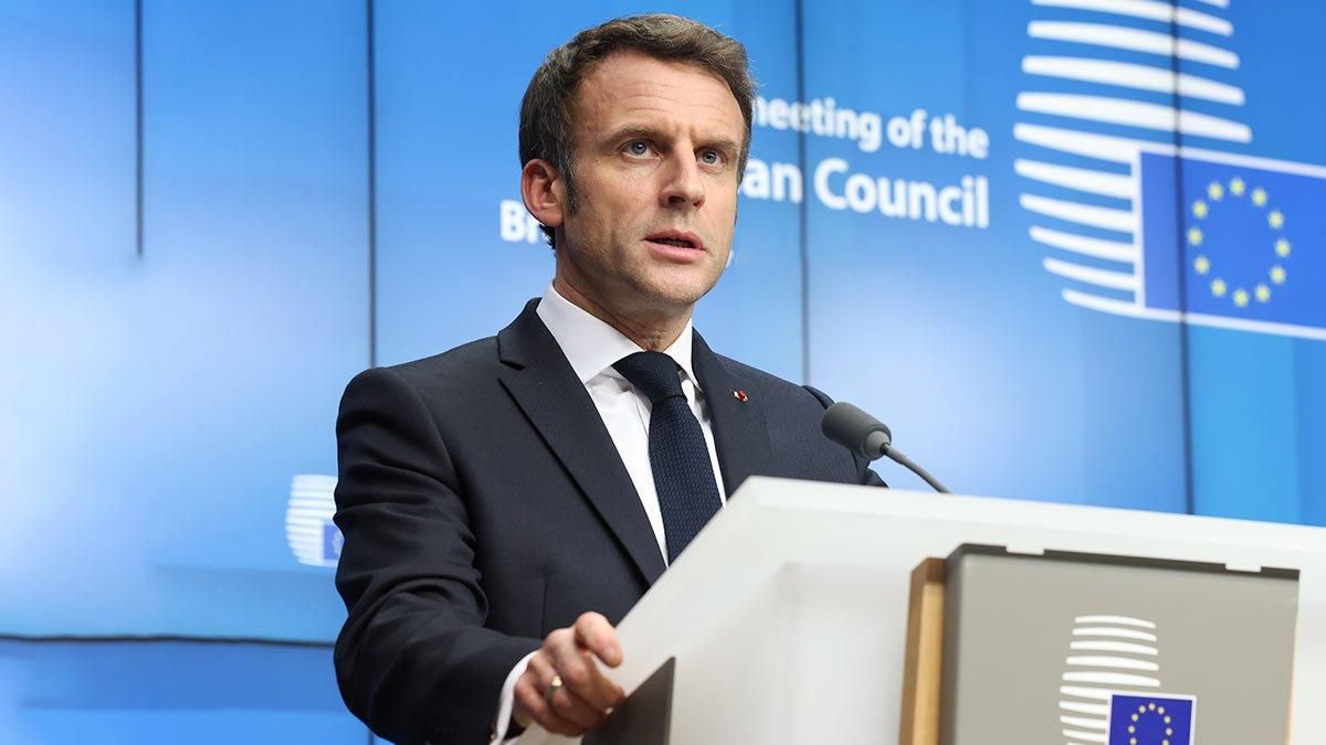 Макрон может посетить Украину и объявить дополнительные поставки оружия, – СМИ Макрон может посетить Украину и объявить дополнительные поставки оружия, – СМИ