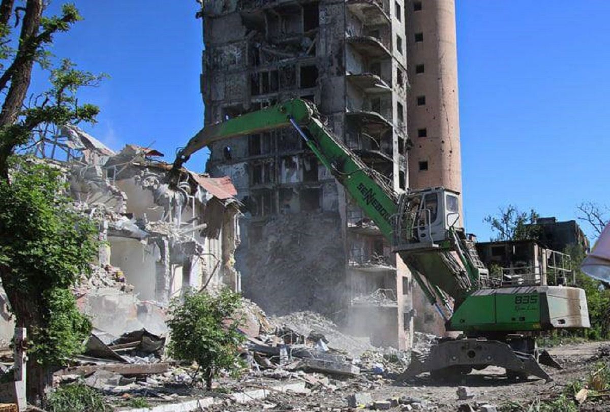 Майже під кожним зруйнованим будинком від 50 до 100 убитих, – Маріупольська міськрада