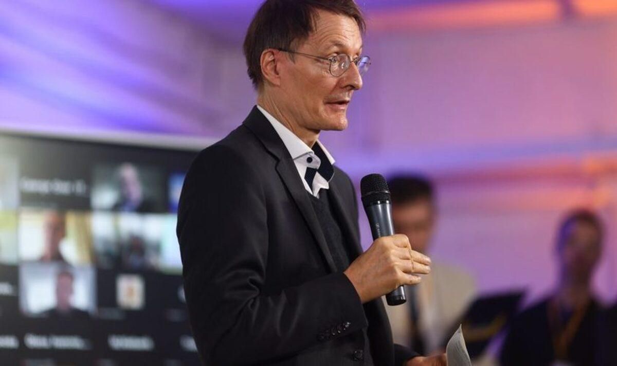 200 німецьких лікарів готові лікувати поранених в Україні 200 німецьких лікарів готові лікувати поранених в Україні