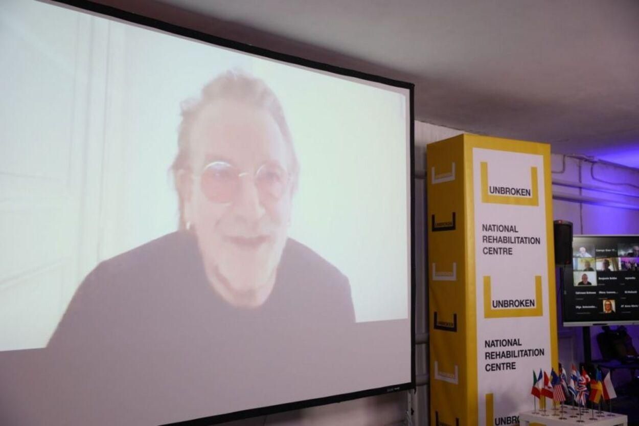 Боно и Тарас Тополя поддержали создание Национального реабилитационного центра во Львове Боно и Тарас Тополя поддержали создание Национального реабилитационного центра во Львове