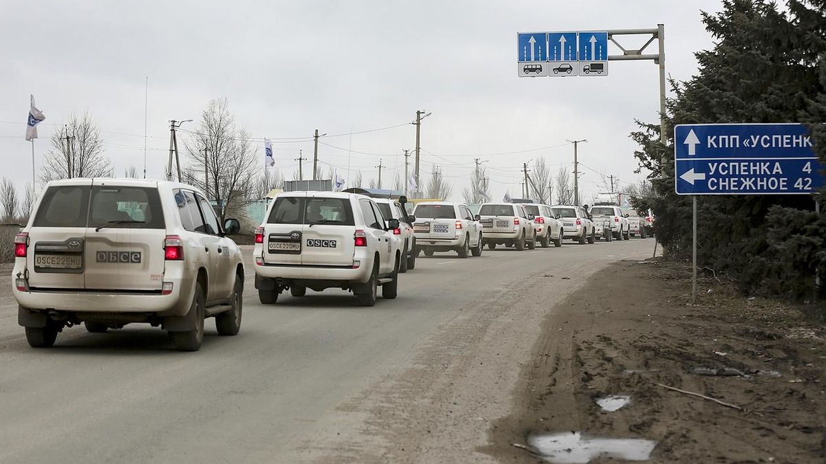 На початку війни ОБСЄ не евакуювала українських працівників, – Politico
