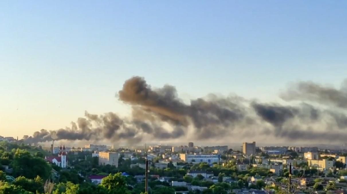 В Бердянске под утро прогремели взрывы, полгорода без электричества В Бердянске под утро прогремели взрывы, полгорода без электричества