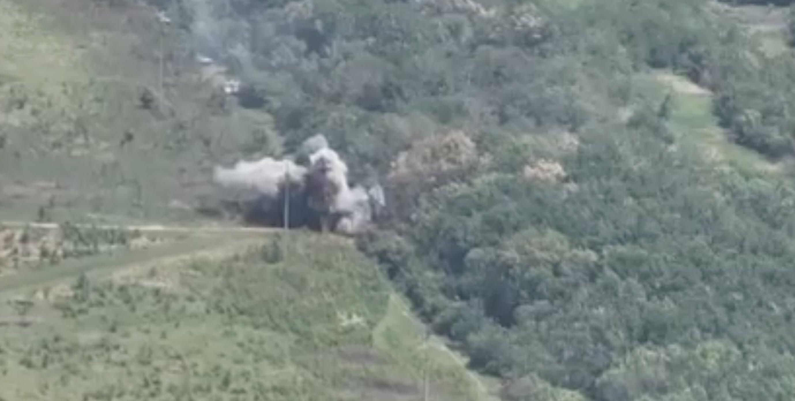 ЗСУ зупинили рух колони окупантів під Лисичанськом ЗСУ зупинили рух колони окупантів під Лисичанськом