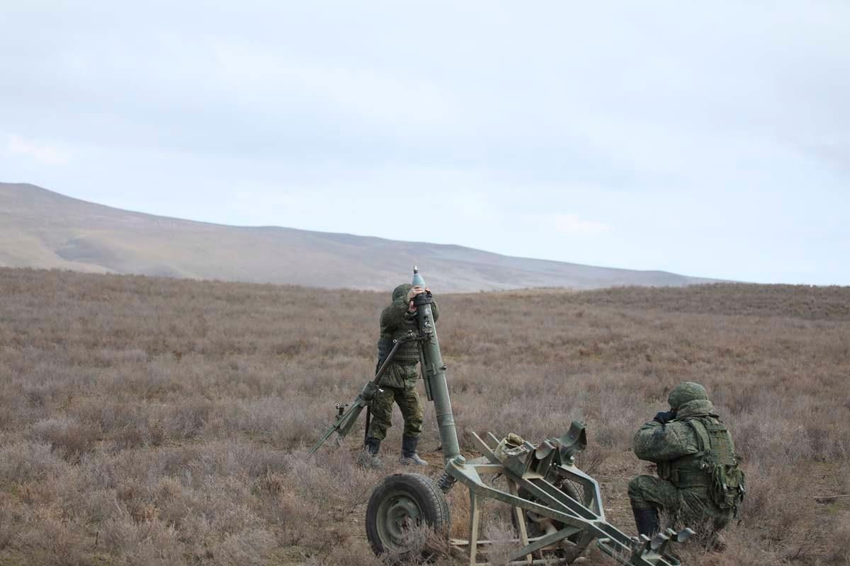 Біля Кремінної та Старобільська росіяни перемістили понад 80 одиниць озброєння та важку техніку