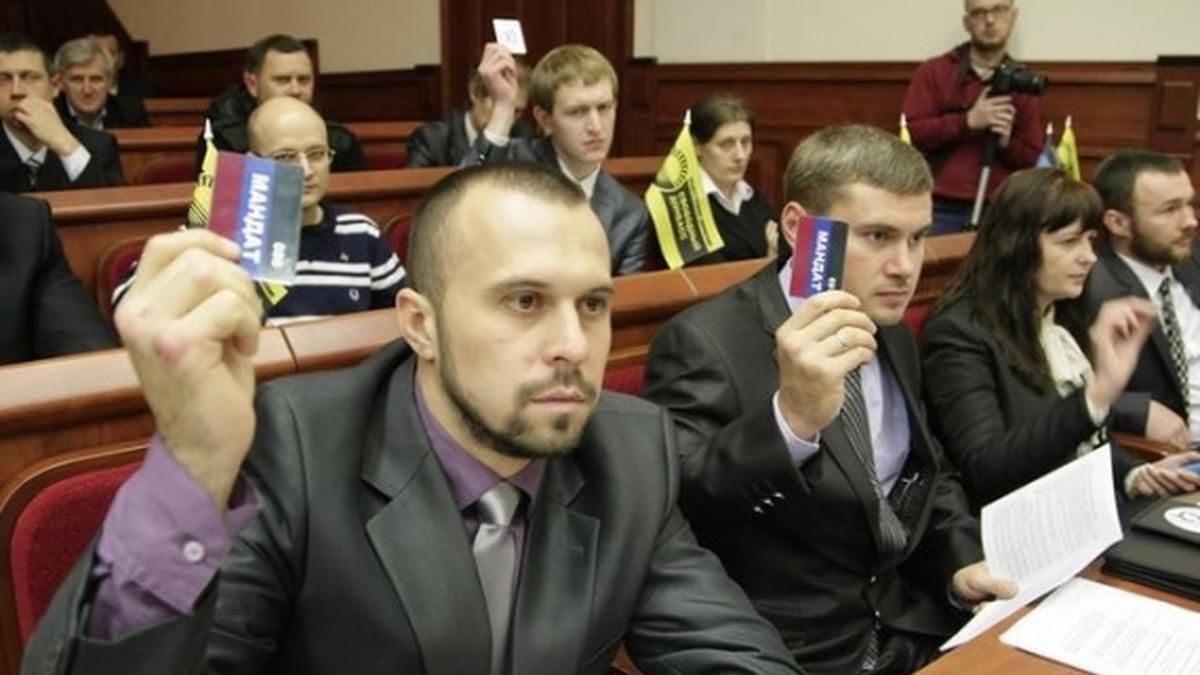 Замінятимуть на росіян: окупанти масово звільнятимуть частину "чиновників" на Донбасі Замінятимуть на росіян: окупанти масово звільнятимуть частину "чиновників" на Донбасі