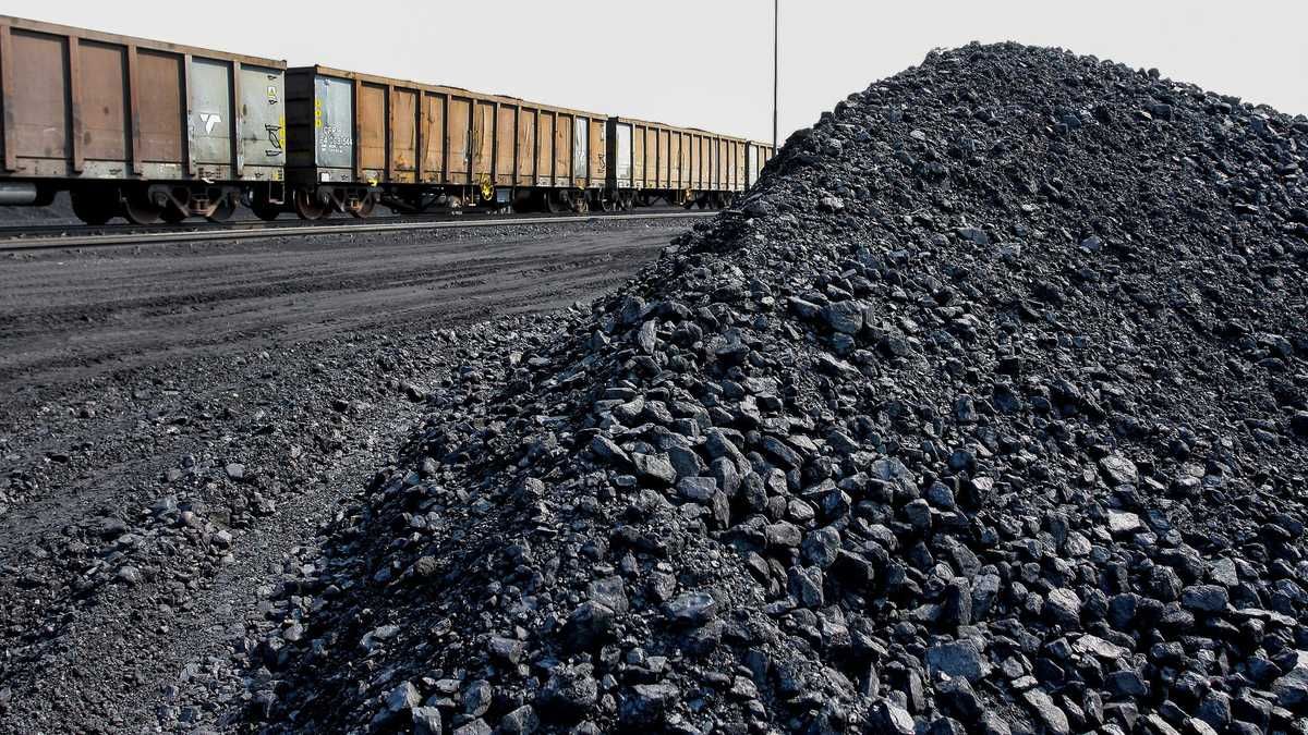 Кабмин запретил экспортировать уголь, мазут и газ украинской добычи